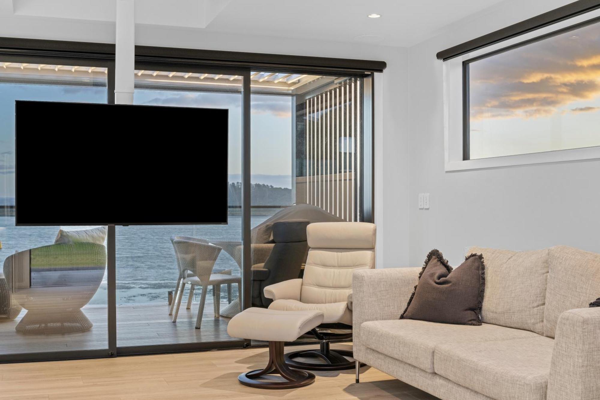 Pukehina Estuary Sunset Views Townhouse & Studio Exteriör bild