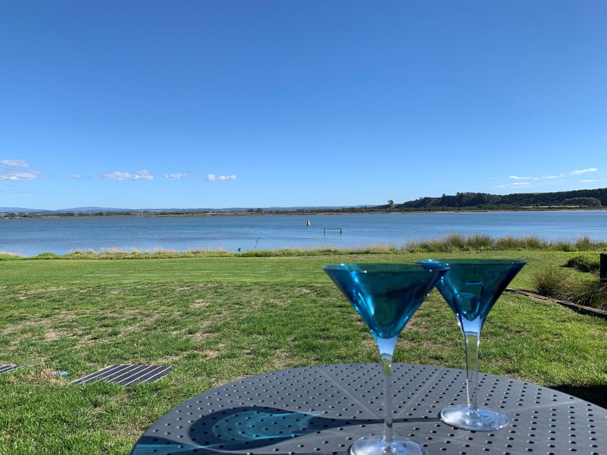 Pukehina Estuary Sunset Views Townhouse & Studio Exteriör bild