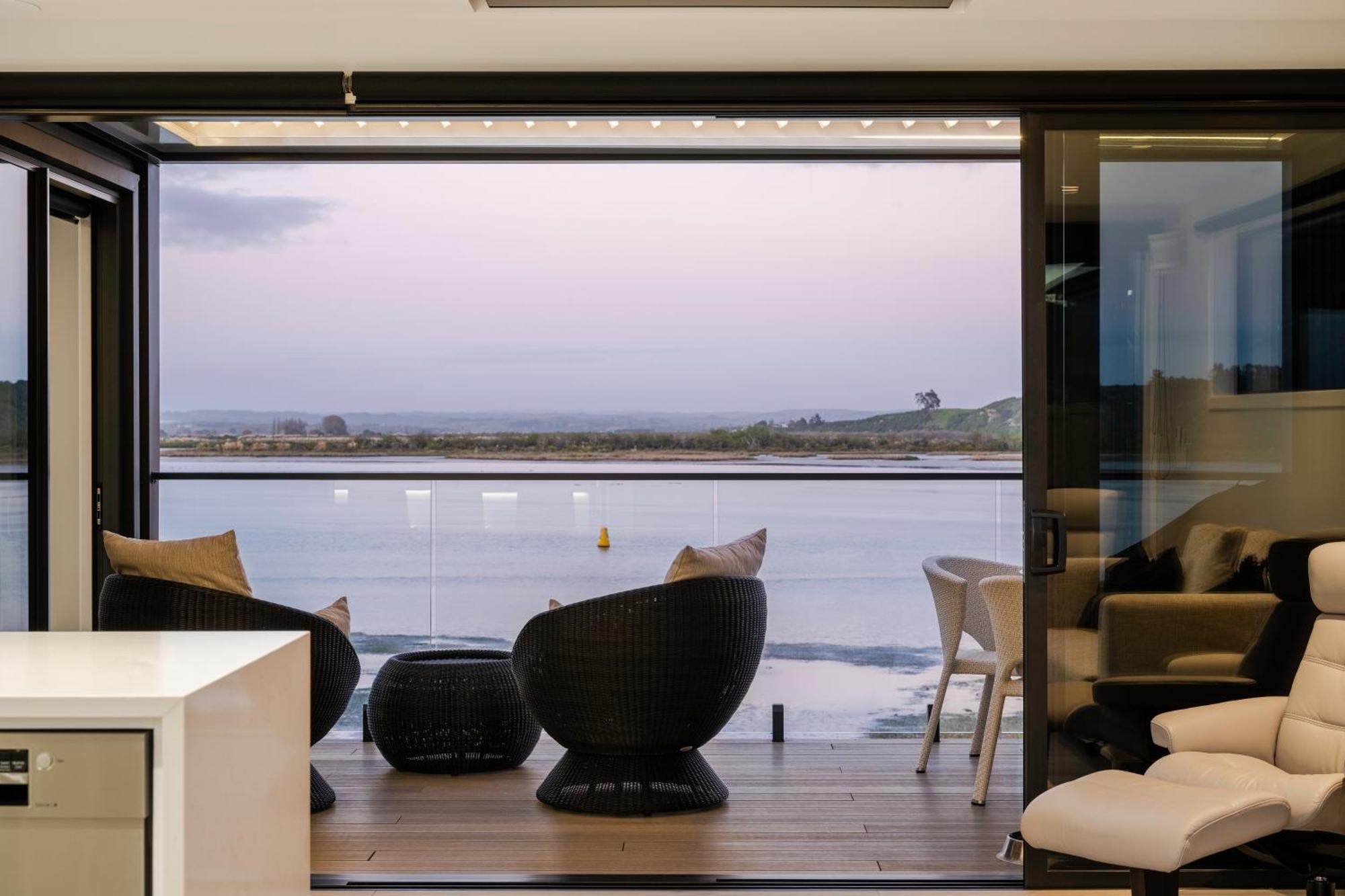 Pukehina Estuary Sunset Views Townhouse & Studio Exteriör bild
