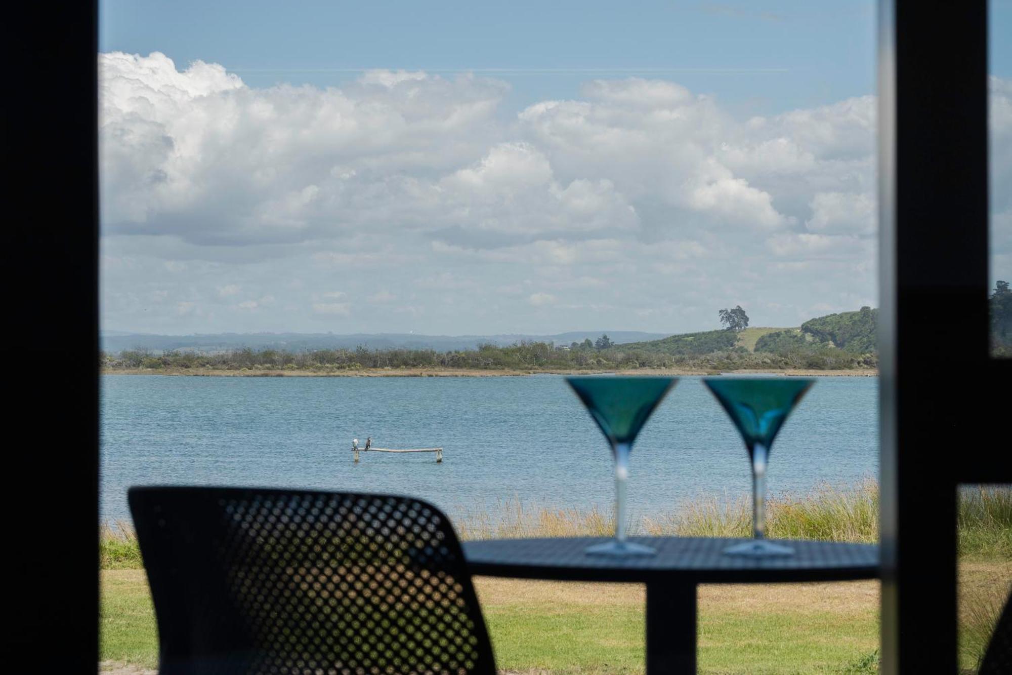 Pukehina Estuary Sunset Views Townhouse & Studio Exteriör bild