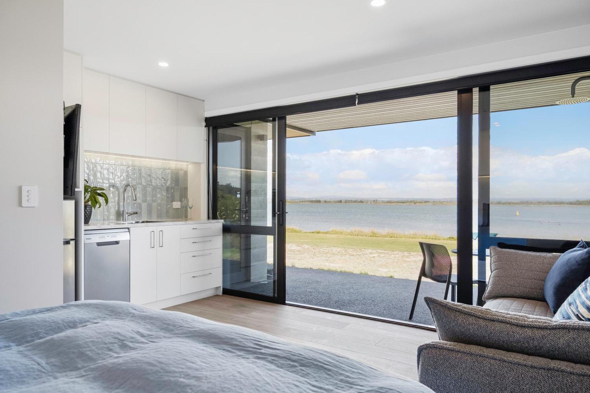 Pukehina Estuary Sunset Views Townhouse & Studio Exteriör bild