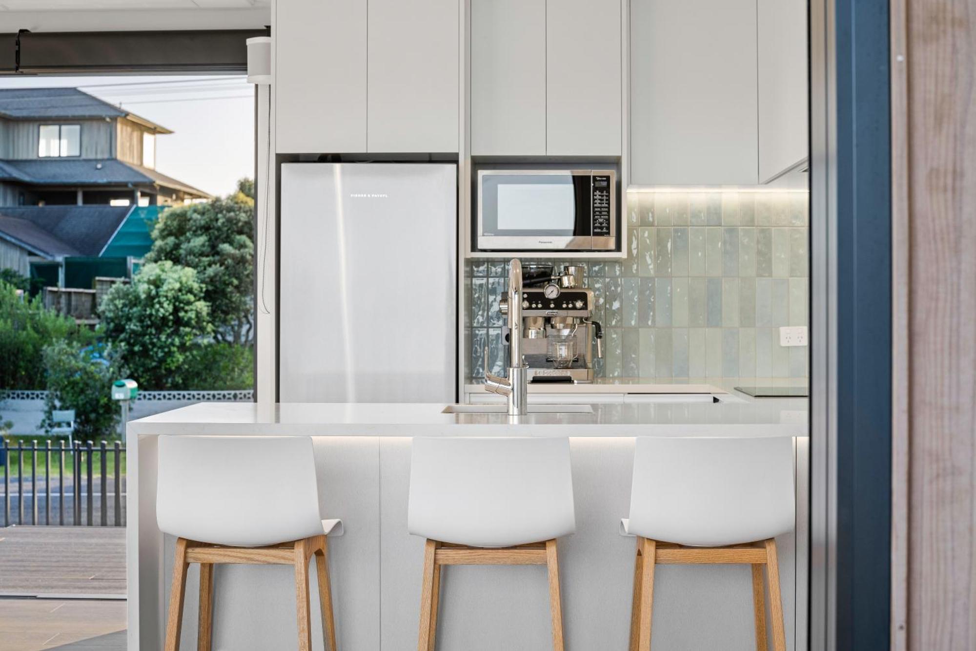Pukehina Estuary Sunset Views Townhouse & Studio Exteriör bild